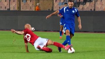 لجنة الحكام تحسم الجدل.. هل استحق مدافع الأهلي الطرد أمام سموحة؟ لجنة الحكام تحسم الجدل.. هل استحق مدافع الأهلي الطرد أمام سموحة؟