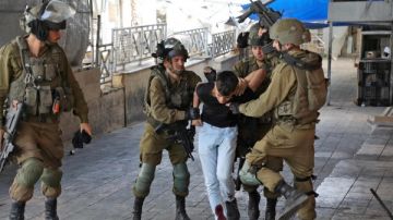 3 مليارات دولار .. السلطات التركية تقبض على 200 شخص مرتبطين بشبكة احتيال إسرائيلية 3 مليارات دولار .. السلطات التركية تقبض على 200 شخص مرتبطين بشبكة احتيال إسرائيلية