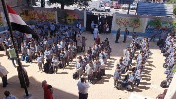 تعليمات بالإلتزام بتحية العلم وترديد النشيد الوطني في طابور الصباح بجميع المدارس