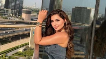 توب مكشوف.. زوجة مسلم تثير الجدل فى أحدث ظهور توب مكشوف.. زوجة مسلم تثير الجدل فى أحدث ظهور