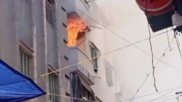 حريق في شقة سكنية بشارع الشرباصي بمدينة دمياط حريق في شقة سكنية بشارع الشرباصي بمدينة دمياط