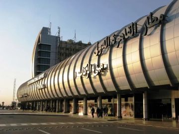 بعد غياب لسنوات.. الفنان هشام عبد الحميد يعود إلى مصر
