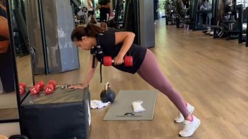 هند صبري تشارك جمهورها فيديو من الجيم هند صبري تشارك جمهورها فيديو من الجيم