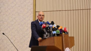 وزير الري للمراسلين الأجانب: أمن مصر المائي قضية وجودية وحصتنا من مياه النيل 2.7 من إيرادات النهر وزير الري للمراسلين الأجانب: أمن مصر المائي قضية وجودية وحصتنا من مياه النيل 2.7 من إيرادات النهر