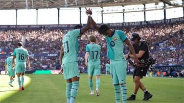 برشلونة يواصل اكتساح الليجا.. 4 أهداف في شباك ليفانتي والصدارة تشتعل برشلونة يواصل اكتساح الليجا.. 4 أهداف في شباك ليفانتي والصدارة تشتعل
