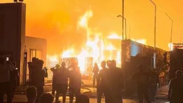مدير أمن القليوبية ينتقل إلى موقع حريق مصنع كرتون في العبور مدير أمن القليوبية ينتقل إلى موقع حريق مصنع كرتون في العبور