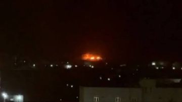 مليشيا الحوثي تعاود استهداف المخا بصاروخ بالستي