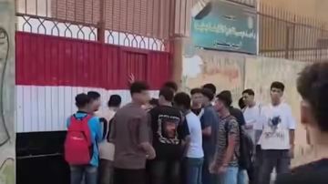 طلاب مدرسة بالمنوفية يشتكون منعهم استكمال اليوم الدراسي بسبب الزي والشعر طلاب مدرسة بالمنوفية يشتكون منعهم استكمال اليوم الدراسي بسبب الزي والشعر