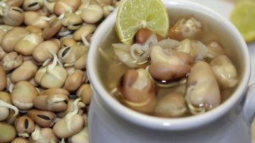 طريقة عمل شوربة الفول النابت طريقة عمل شوربة الفول النابت