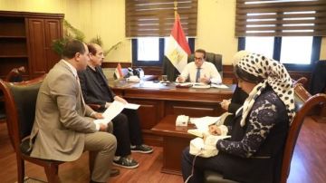 وزير الصحة يستعرض نتائج زيارة خبراء طب وجراحات الأجنة من بيرو لمستشفيات المؤسسة العلاجية وزير الصحة يستعرض نتائج زيارة خبراء طب وجراحات الأجنة من بيرو لمستشفيات المؤسسة العلاجية