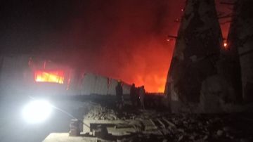 إخماد حريق بمصنع غزل ونسيج في المحلة إخماد حريق بمصنع غزل ونسيج في المحلة