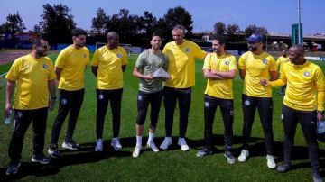 استعدادا لمواجهة جورماهيا.. فريق بيراميدز يصل إلى استاد نيايو بنيروبي استعدادا لمواجهة جورماهيا.. فريق بيراميدز يصل إلى استاد نيايو بنيروبي