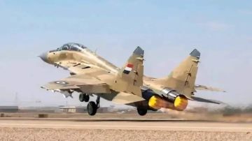 الطيران اليمني يضرب تعزيزات حوثية متجهة إلى الوازعية بمحافظة تعز الطيران اليمني يضرب تعزيزات حوثية متجهة إلى الوازعية بمحافظة تعز