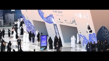 جولة ثقافية تجمع مديري معرضي أبوظبي والدوحة للكتاب جولة ثقافية تجمع مديري معرضي أبوظبي والدوحة للكتاب