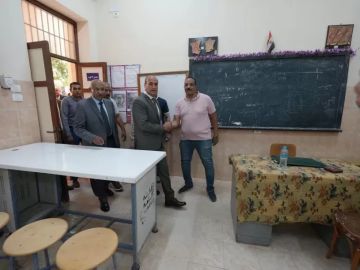 محافظ أسيوط يتفقد جاهزية المدارس لانطلاق العام الدراسي الجديد.. صور