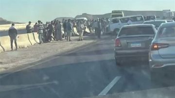 مصرع 4 أشخاص في حادث ميكروباص بالطريق الأوسطي.. تفاصيل القبض على السائق مصرع 4 أشخاص في حادث ميكروباص بالطريق الأوسطي.. تفاصيل القبض على السائق