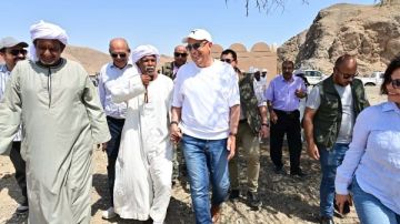 وزير الري يتفقد مشروعات الحماية من السيول بمرسى علم بتكلفة 270 مليون جنيه وزير الري يتفقد مشروعات الحماية من السيول بمرسى علم بتكلفة 270 مليون جنيه