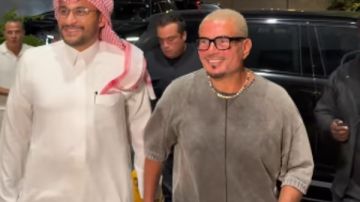 وغلاوتك.. عمرو دياب يبدأ حفلته في جدة وغلاوتك.. عمرو دياب يبدأ حفلته في جدة