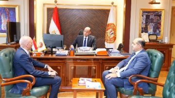 وزير العمل يبحث مع سفيرنا في لبنان أوضاع العمالة المصرية وزير العمل يبحث مع سفيرنا في لبنان أوضاع العمالة المصرية