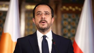 رئيس قبرص: نرفض تهجير الفلسطينيين.. ومصر تقوم بدور كبير بشأن دعم أهالي غزة رئيس قبرص: نرفض تهجير الفلسطينيين.. ومصر تقوم بدور كبير بشأن دعم أهالي غزة