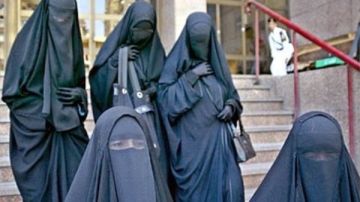 على خطى إيطاليا .. مدينة إسبانية تحظر النقاب في الأماكن العامة على خطى إيطاليا .. مدينة إسبانية تحظر النقاب في الأماكن العامة