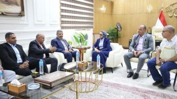للتوسع في برامج إكثار أصناف القمح.. محافظ الوادي الجديد تلتقي وفد هيئة الطاقة الذرية للتوسع في برامج إكثار أصناف القمح.. محافظ الوادي الجديد تلتقي وفد هيئة الطاقة الذرية