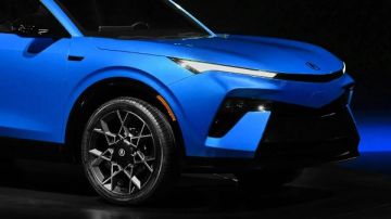 أكيورا تستعد لإطلاق سيارة SUV عملاقة بديلة MDX أكيورا تستعد لإطلاق سيارة SUV عملاقة بديلة MDX