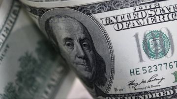 تراجع مفاجئ في سعر الدولار اليوم بالبنوك تراجع مفاجئ في سعر الدولار اليوم بالبنوك