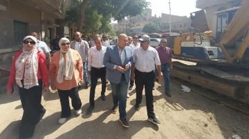 نائب محافظ الجيزة يتابع ميدانيا أعمال ربط مشروع الصرف الصحي لقريتي منيل شيحة وطموه بمجمع أبو النمرس نائب محافظ الجيزة يتابع ميدانيا أعمال ربط مشروع الصرف الصحي لقريتي منيل شيحة وطموه بمجمع أبو النمرس