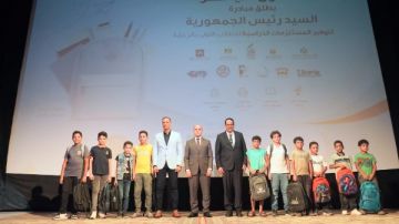 استعدادا للعام الدراسى الجديد..محافظ الغربية يوزع شنط على الاسر الاولى بالرعاية ومحافظ المنيا يفتتح معرض أهلا مدارس