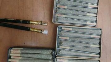 جمارك مطار الغردقة تضبط سجائر إلكترونية مهربة بدخلها كوكايين جمارك مطار الغردقة تضبط سجائر إلكترونية مهربة بدخلها كوكايين