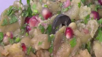 صحية ولذيذة... طريقة عمل سلطة باذنجان يوناني صحية ولذيذة... طريقة عمل سلطة باذنجان يوناني