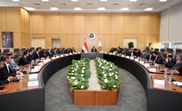 وزير الصناعة يعلن خارطة طريق جديدة لقطاع الأسمنت وزير الصناعة يعلن خارطة طريق جديدة لقطاع الأسمنت
