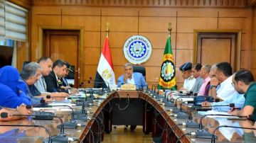 محافظ الدقهلية يعقد اجتماعا بمجالس إدارات الصناديق الخاصة محافظ الدقهلية يعقد اجتماعا بمجالس إدارات الصناديق الخاصة