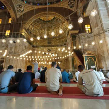 أحكام صلاة الجمعة.. شروط وجوبها وحكم أدائها للمرأة والمسافر أحكام صلاة الجمعة.. شروط وجوبها وحكم أدائها للمرأة والمسافر