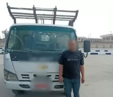 ضبط قائد سيارة نقل لوضعه حمولة زائدة دون ربطها بالقليوبية ضبط قائد سيارة نقل لوضعه حمولة زائدة دون ربطها بالقليوبية