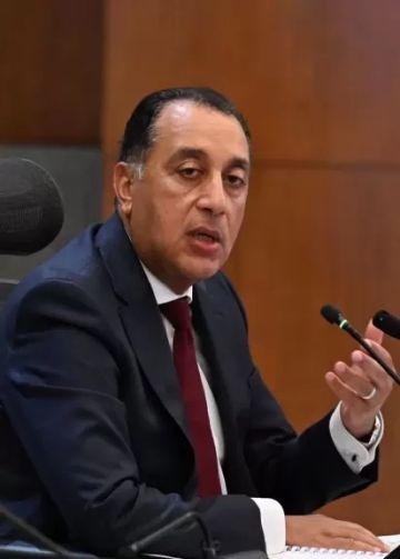مدبولي: الشركات الصينية أعلنت العام الماضي عن ضخ استثمارات قيمتها 12 مليار دولار في السوق المصرية مدبولي: الشركات الصينية أعلنت العام الماضي عن ضخ استثمارات قيمتها 12 مليار دولار في السوق المصرية