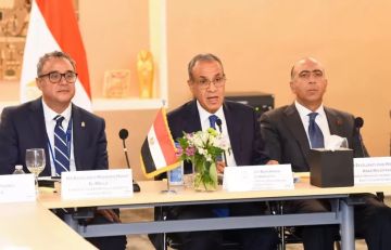 وزير الخارجية يدعو مجتمع الأعمال والشركات الأمريكية إلى توسيع استثماراتها في السوق المصرية وزير الخارجية يدعو مجتمع الأعمال والشركات الأمريكية إلى توسيع استثماراتها في السوق المصرية
