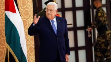 الرئيس الفلسطيني: ندعو إلى منح دولة فلسطين العضوية الكاملة بالأمم المتحدة الرئيس الفلسطيني: ندعو إلى منح دولة فلسطين العضوية الكاملة بالأمم المتحدة