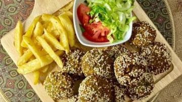 طريقة عمل طعمية محشية بالجبن الكريمي طريقة عمل طعمية محشية بالجبن الكريمي