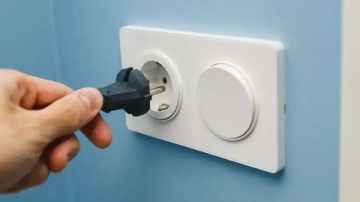 7 خطوات لخفض استهلاك الكهرباء في المنزل وتقليل الفاتورة 7 خطوات لخفض استهلاك الكهرباء في المنزل وتقليل الفاتورة
