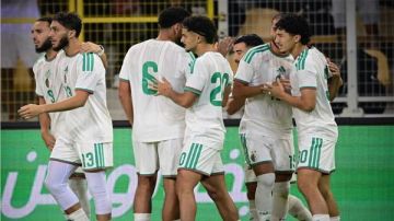 الجزائر تبدأ مشوار أمم إفريقيا بثلاثية أمام زامبيا الجزائر تبدأ مشوار أمم إفريقيا بثلاثية أمام زامبيا