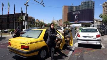 الحصار يخنق الإيرانيين.. وول ستريت: نفاد صبر المواطن مع تفاقم الأزمة الاقتصادية الحصار يخنق الإيرانيين.. وول ستريت: نفاد صبر المواطن مع تفاقم الأزمة الاقتصادية
