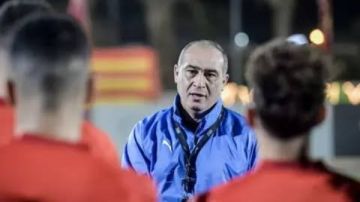 علي ماهر يحصل على رخصة Pro التدريبية من الاتحاد الأفريقي لكرة القدم علي ماهر يحصل على رخصة Pro التدريبية من الاتحاد الأفريقي لكرة القدم