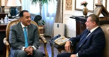 رئيس الوزراء يلتقي محافظ البنك المركزي رئيس الوزراء يلتقي محافظ البنك المركزي