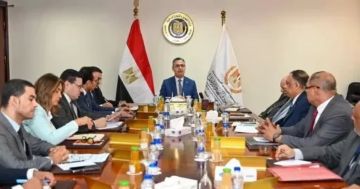 وزير التموين يبحث تكلفة إنتاج الخبز السياحي والفينو وزير التموين يبحث تكلفة إنتاج الخبز السياحي والفينو