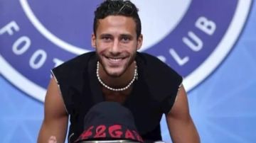 سيف زاهر: رمضان صبحي ضحية عدم الفهم.. وأتمنى من بيراميدز نظرة مختلفة للاعب سيف زاهر: رمضان صبحي ضحية عدم الفهم.. وأتمنى من بيراميدز نظرة مختلفة للاعب