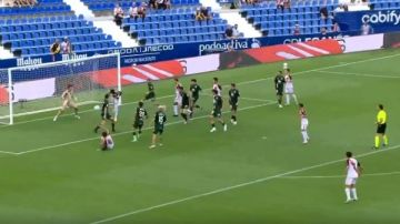 رايو فاليكانو يفوز على راسينج سانتاندير 3-2 في الدوري الإسباني رايو فاليكانو يفوز على راسينج سانتاندير 3-2 في الدوري الإسباني