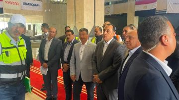 رئيس الوزراء يتفقد محطة حدائق أكتوبر للقطار السريع رئيس الوزراء يتفقد محطة حدائق أكتوبر للقطار السريع
