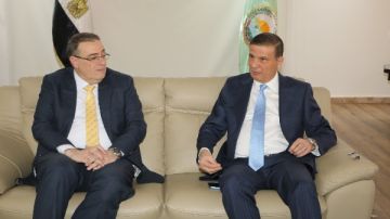 رفع كفاءة العاملين وسد العجز.. تحركات جديدة لتطوير العمل بوزارة الزراعة رفع كفاءة العاملين وسد العجز.. تحركات جديدة لتطوير العمل بوزارة الزراعة